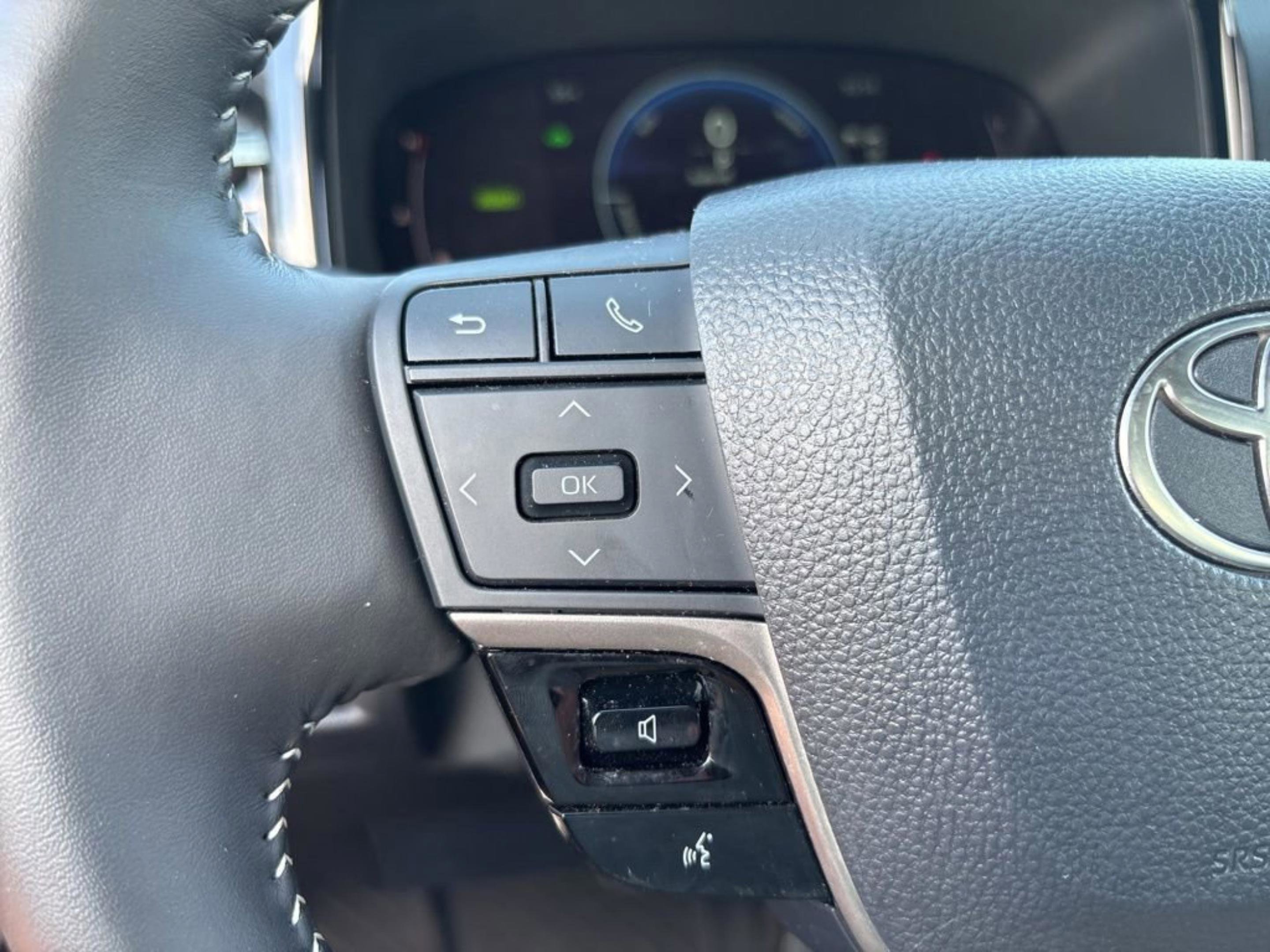 Used 2025 Toyota Camry SE image 18