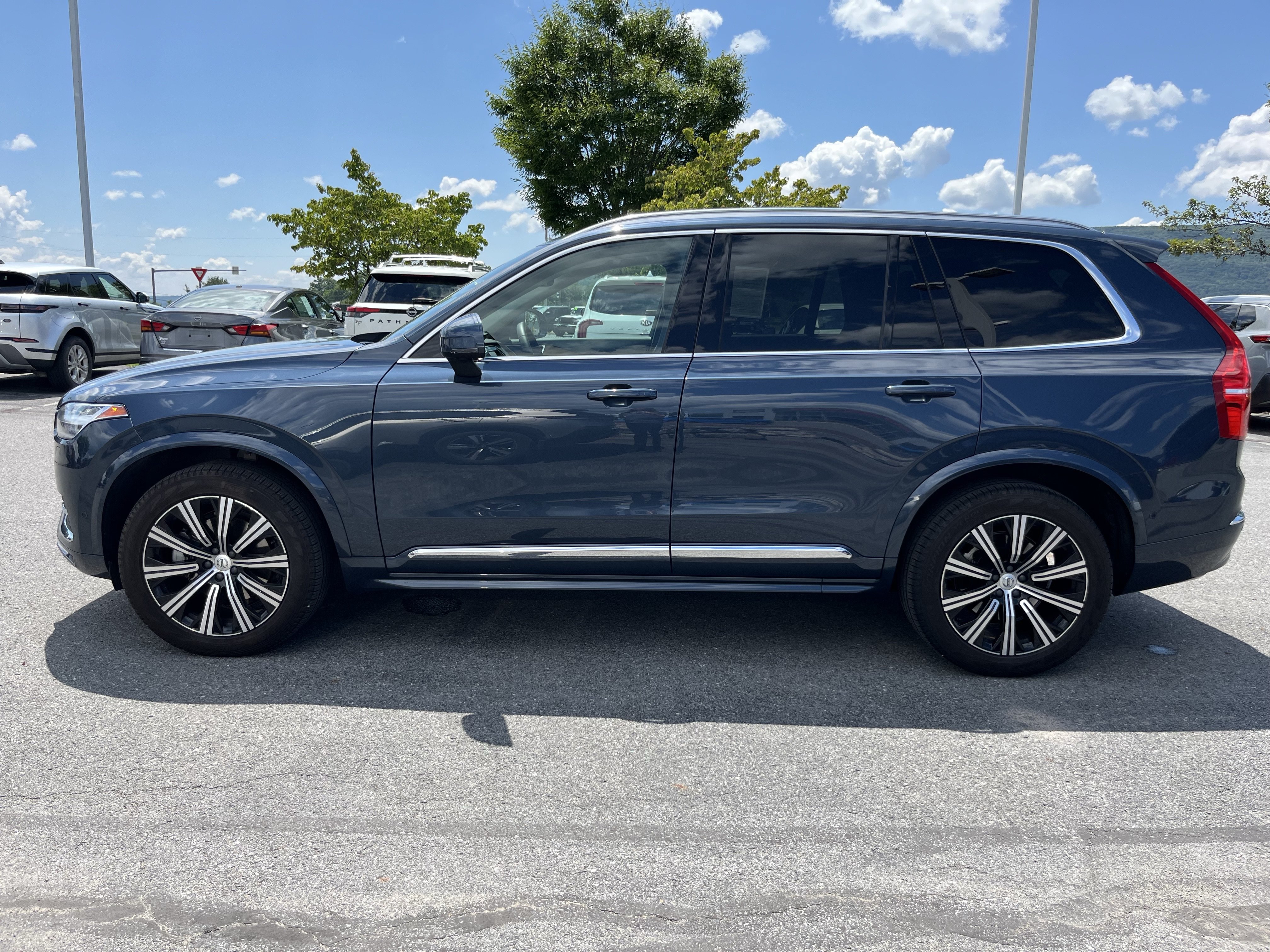 Used 2023 Volvo XC90 B6 Plus AWD/4WD image 11