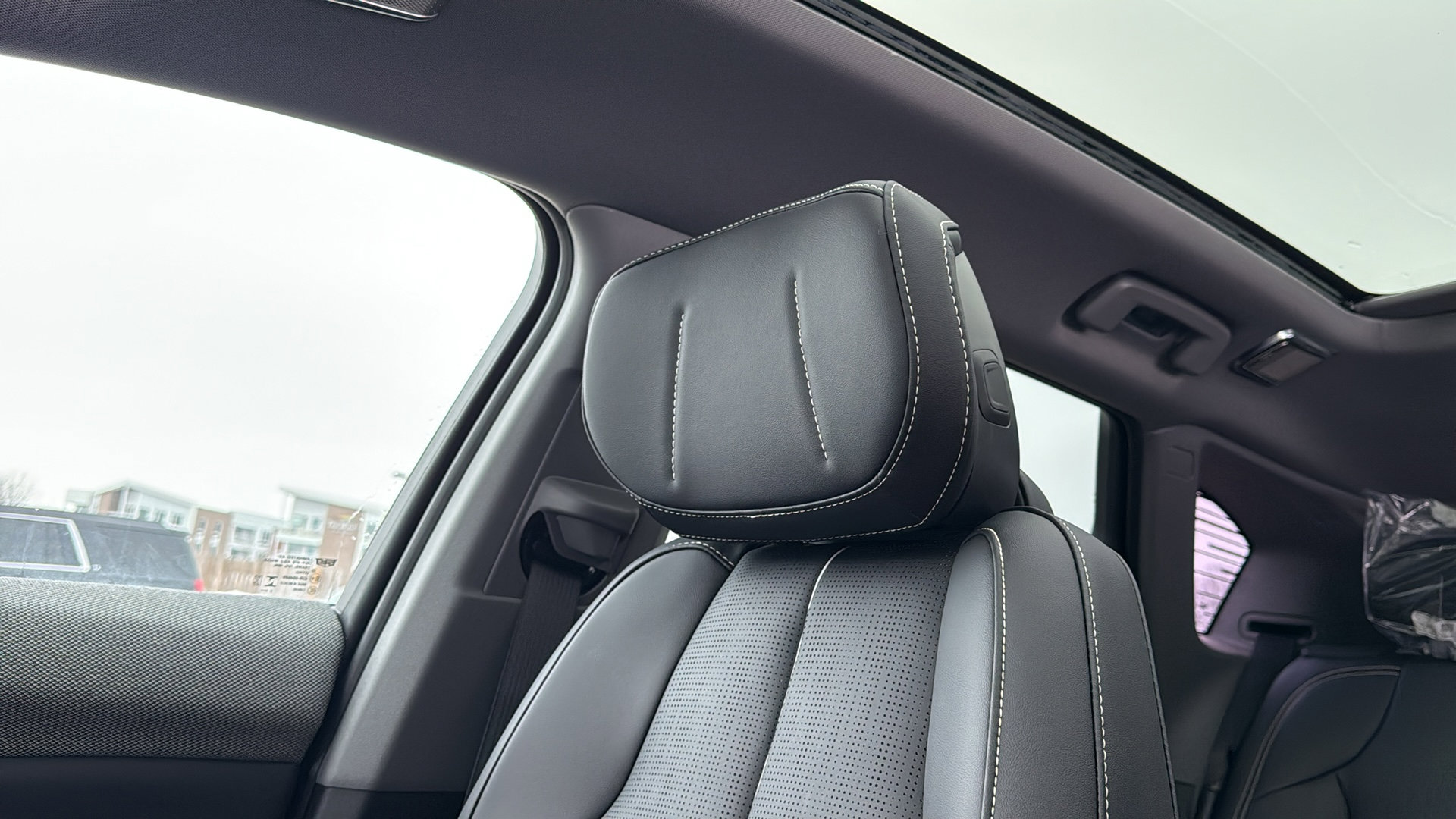 New 2026 Cadillac Optiq Luxury 2 image 23