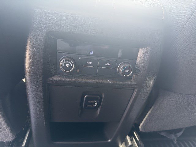 Used 2018 Chevrolet Traverse LT image 14