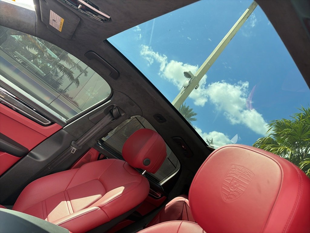 Used 2020 Porsche Cayenne Turbo image 12