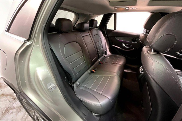 Used 2021 Mercedes-Benz GLC 300 4MATIC w/ Premium Package image 25