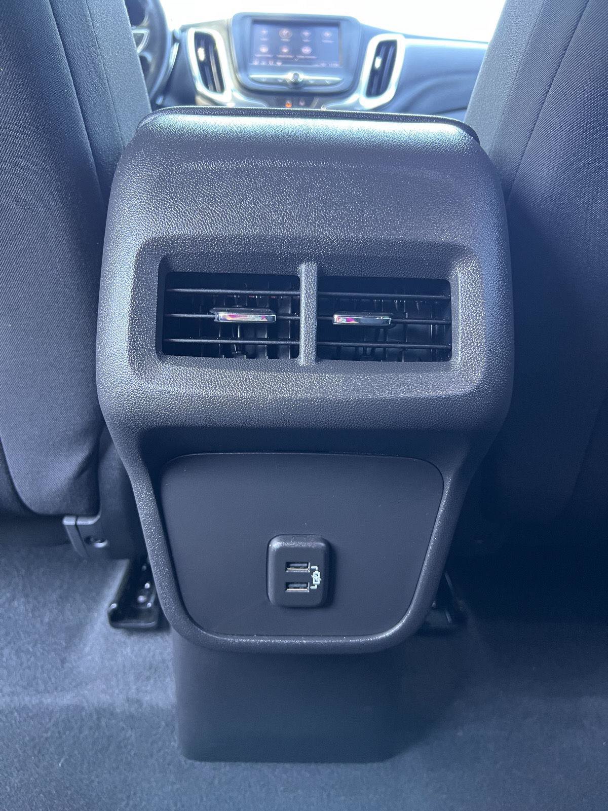 Used 2024 Chevrolet Equinox LT FWD image 31