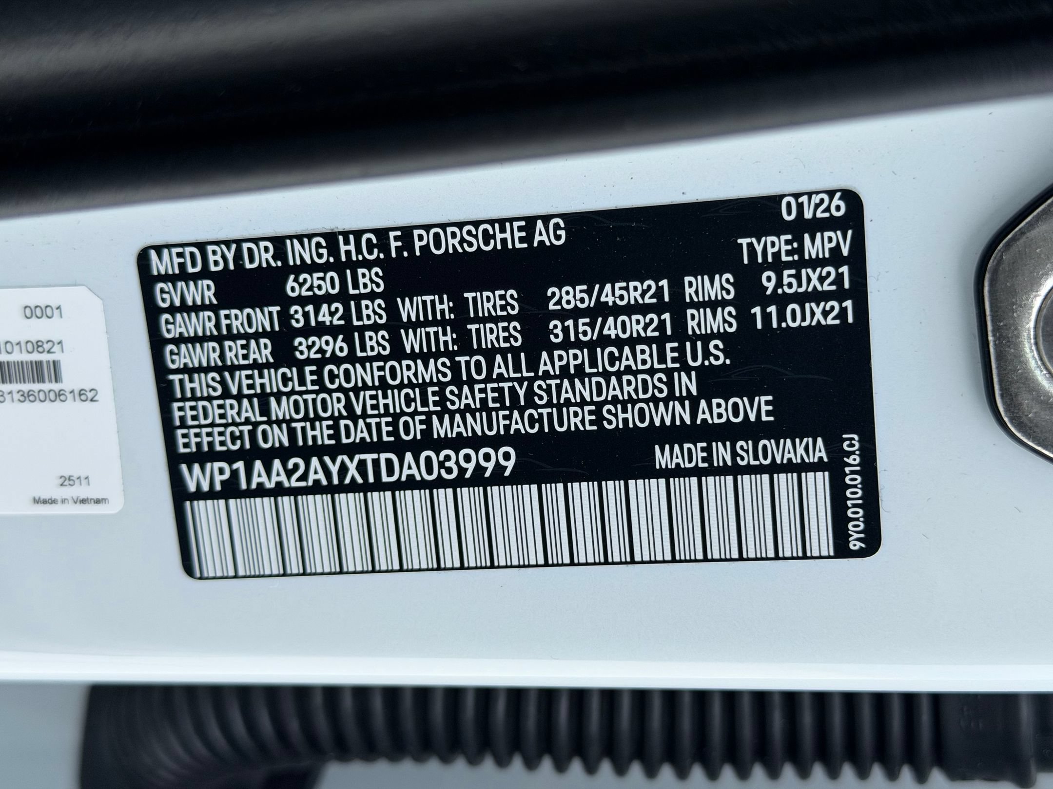Certified 2026 Porsche Cayenne AWD/4WD image 24