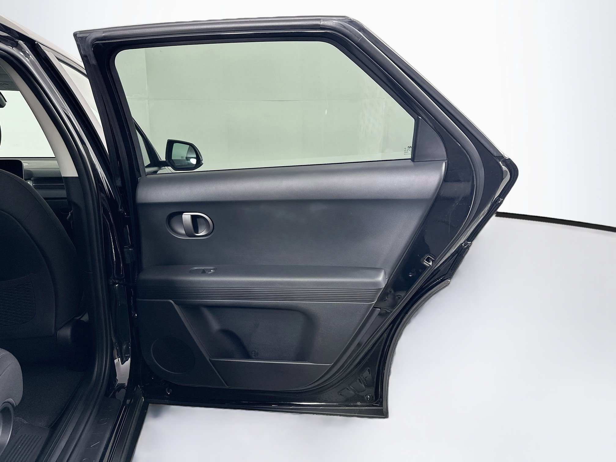 Used 2025 Hyundai Ioniq 5 SE RWD image 27