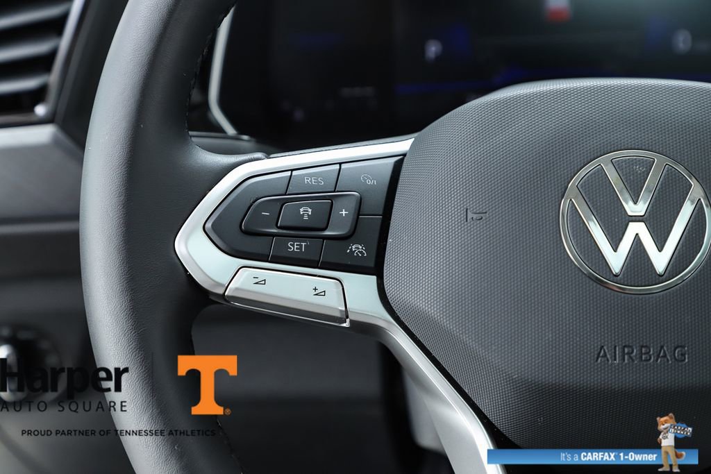 Used 2024 Volkswagen Jetta SE w/ Panoramic Sunroof Package image 21