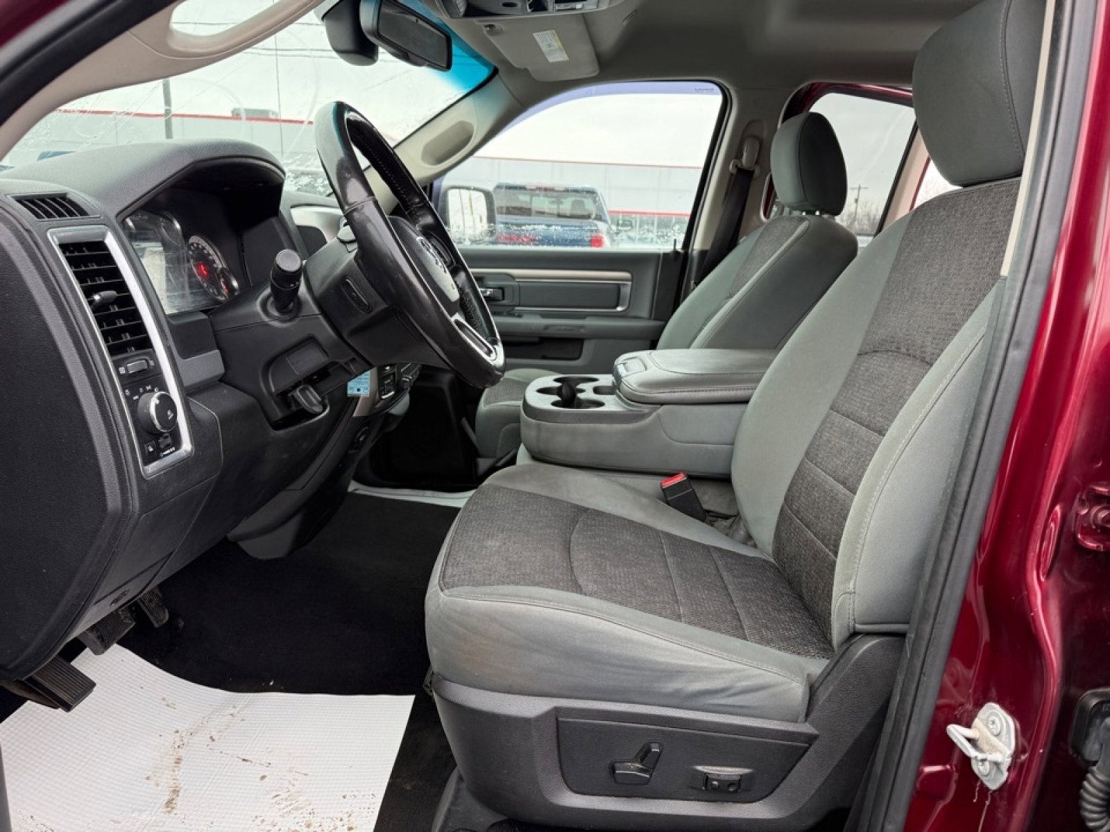 Used 2017 RAM 1500 Classic SLT w/ Luxury Group image 10