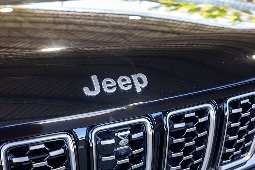 Used 2021 Jeep Grand Cherokee L Summit AWD/4WD image 16