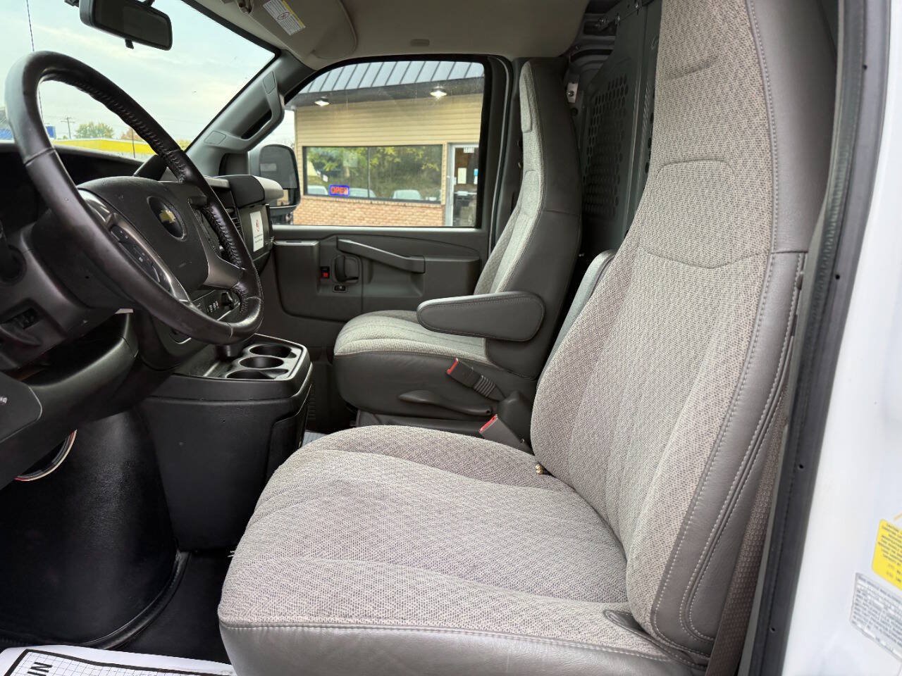 Used 2019 Chevrolet Express 3500 Extended w/ Driver Convenience Package RWD image 15
