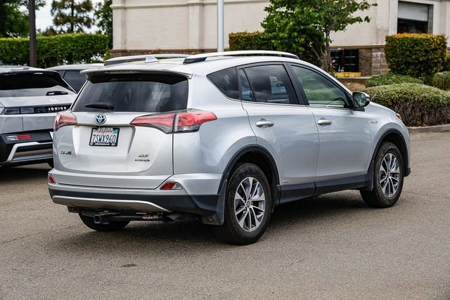Used 2016 Toyota RAV4 XLE AWD/4WD image 5
