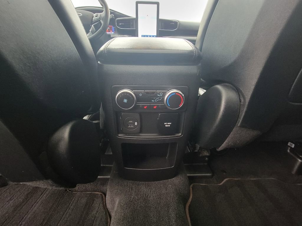 Used 2020 Ford Explorer Platinum w/ Premium Technology Package image 30