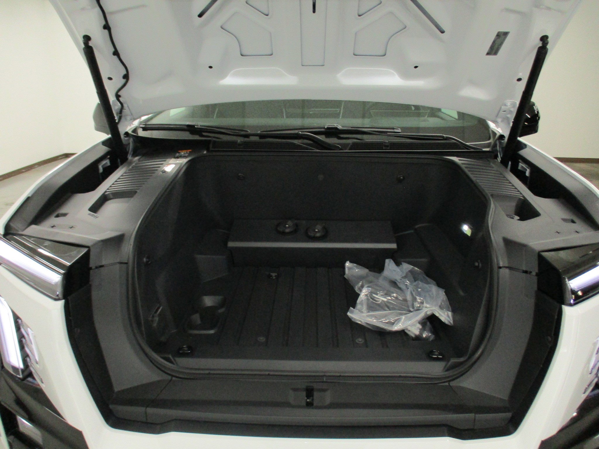 New 2026 GMC Sierra EV Elevation image 13