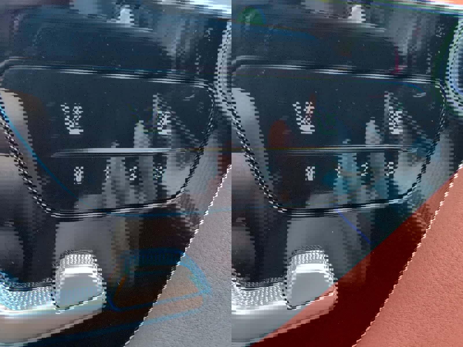 Used 2025 Mercedes-Benz C 300 4MATIC Sedan image 3