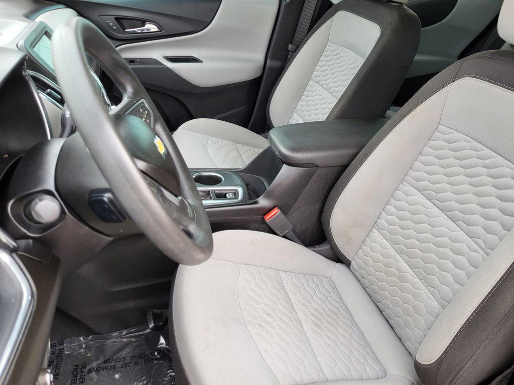 Used 2018 Chevrolet Equinox LS image 3