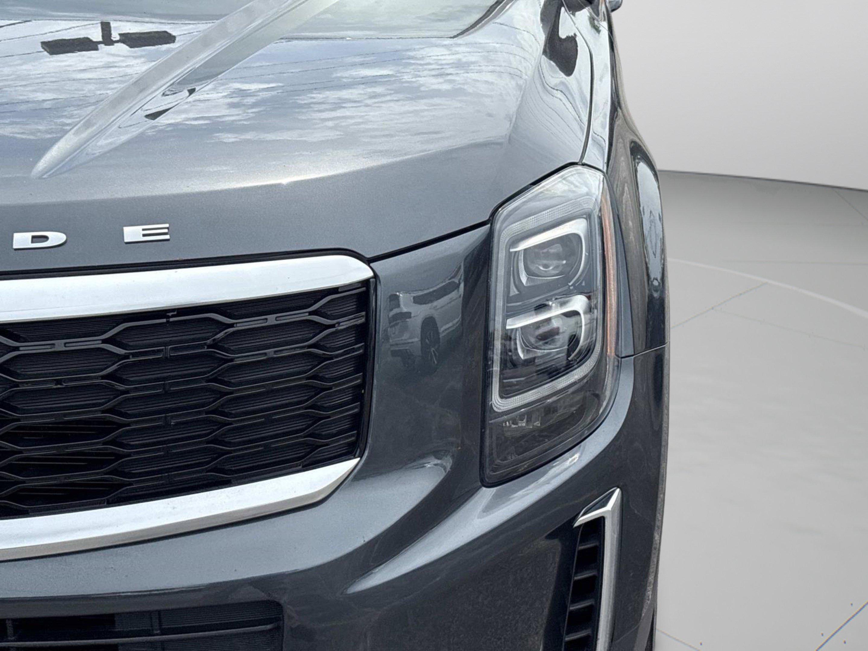 Used 2022 Kia Telluride EX w/ EX Premium Package FWD image 10