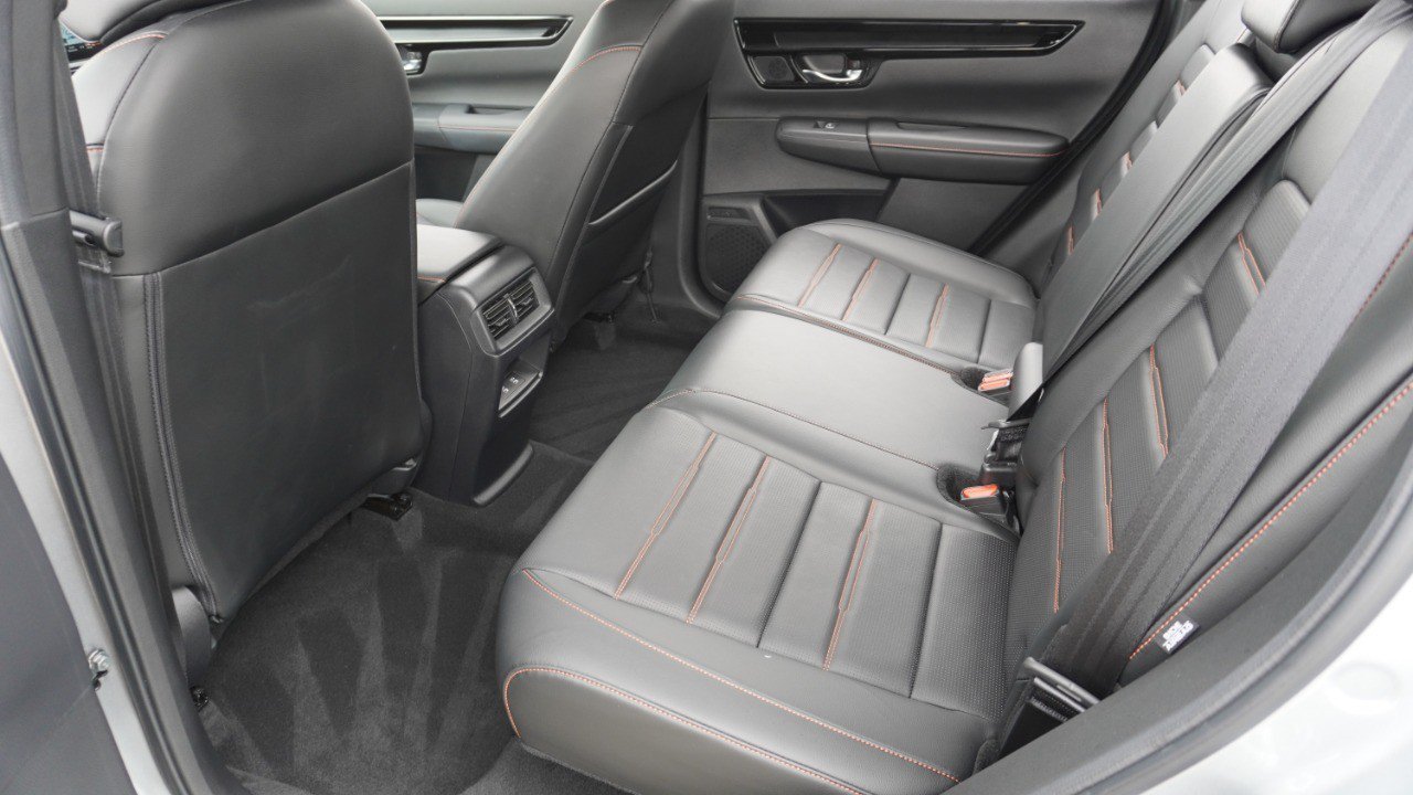 Used 2025 Honda CR-V Sport Touring image 30