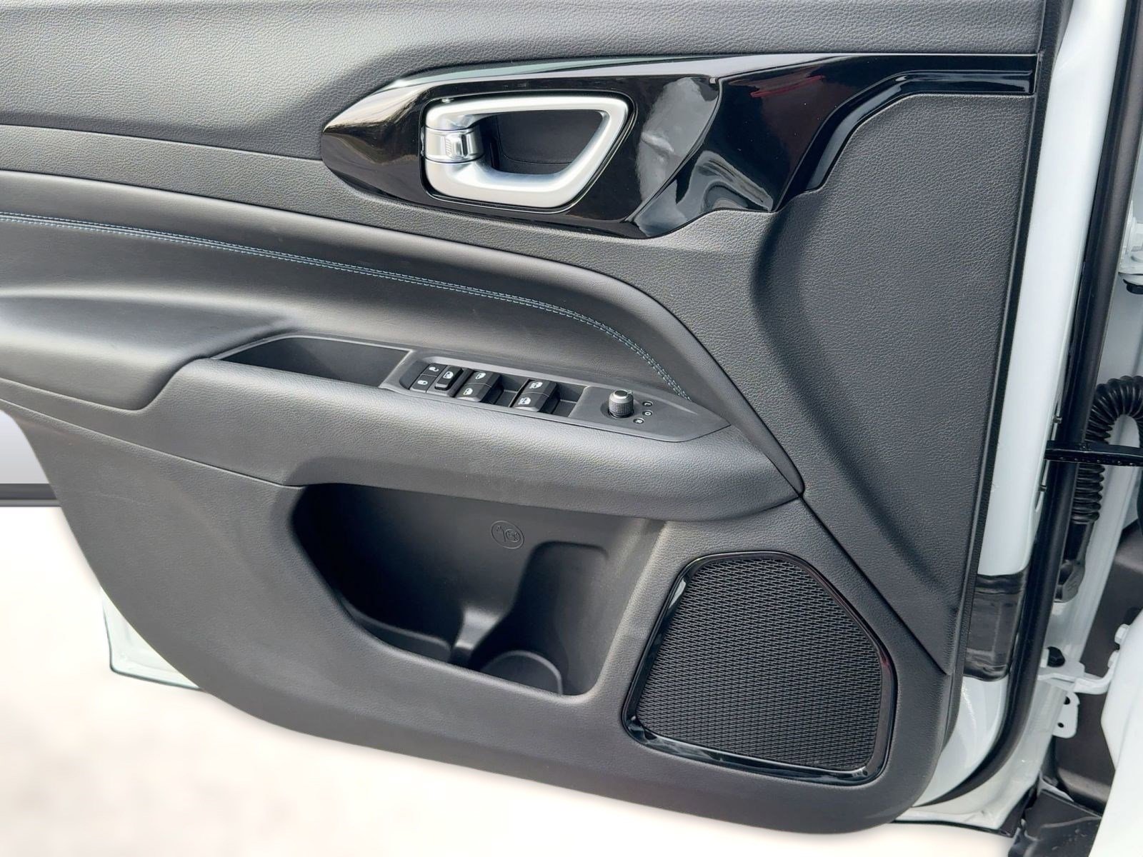 New 2026 Jeep Compass Latitude image 12