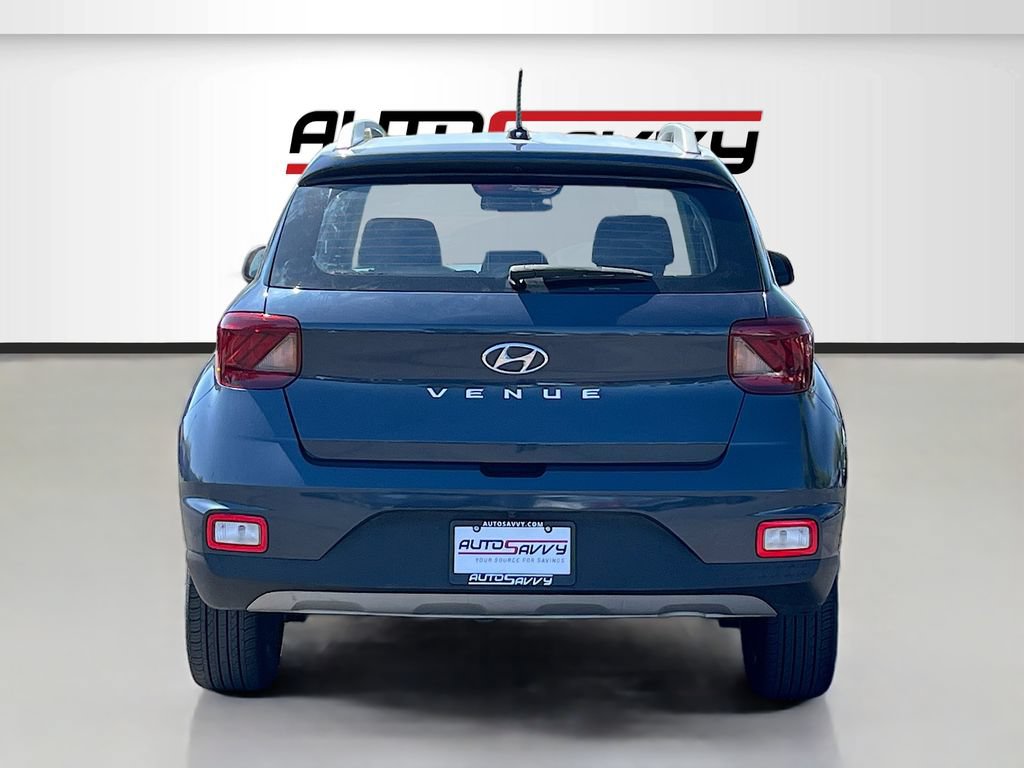 Used 2024 Hyundai Venue Limited FWD image 6