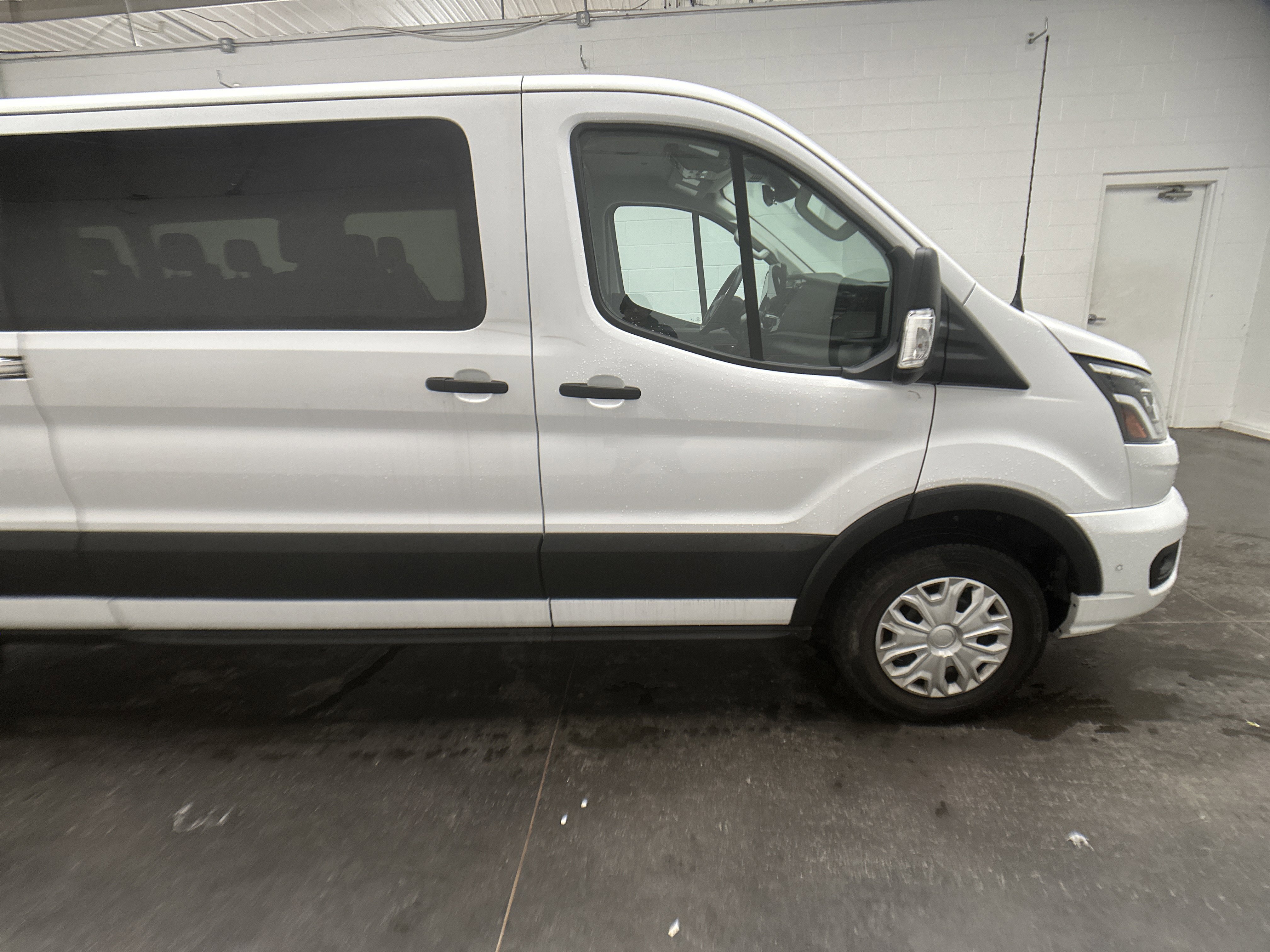 Used 2023 Ford Transit 350 XLT image 10