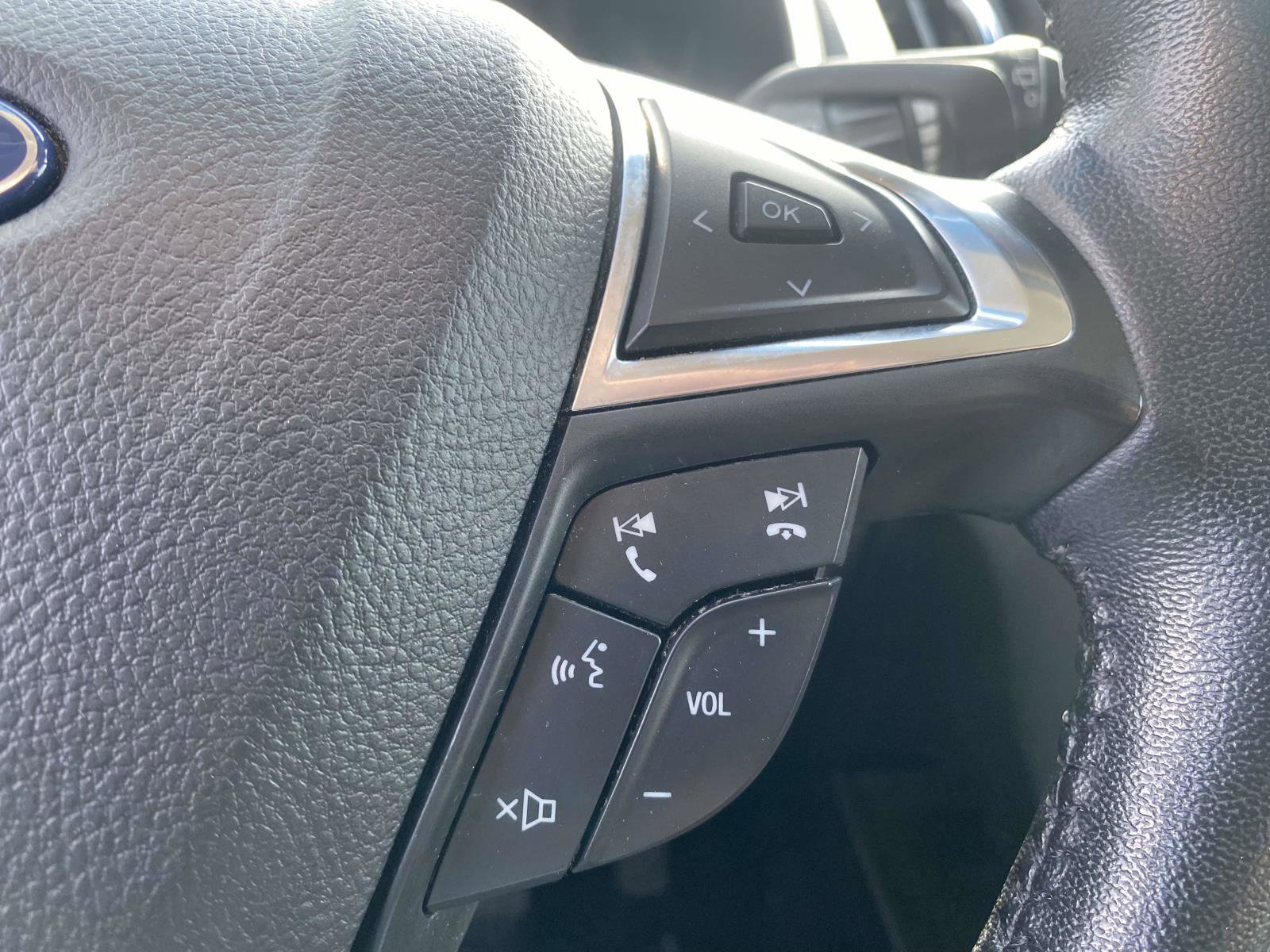 Used 2020 Ford Edge SEL FWD image 21