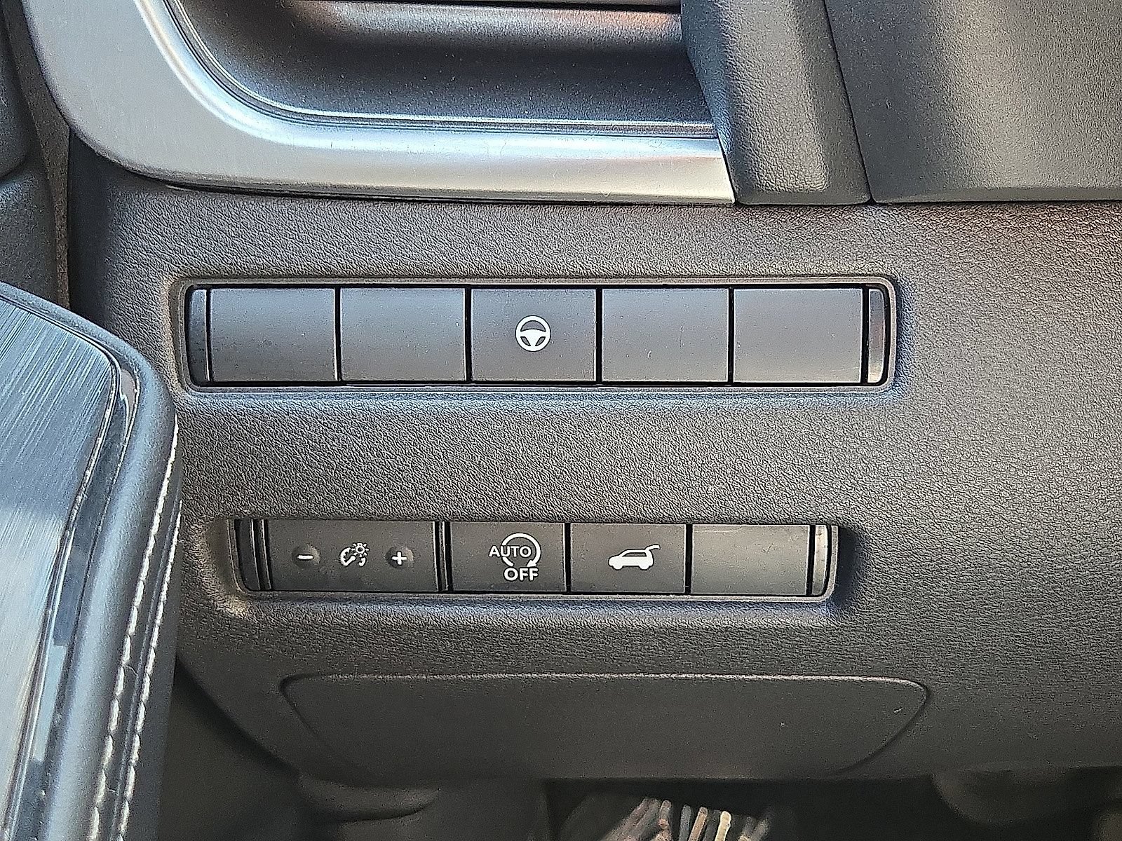 Used 2025 Nissan Rogue SV AWD/4WD image 25