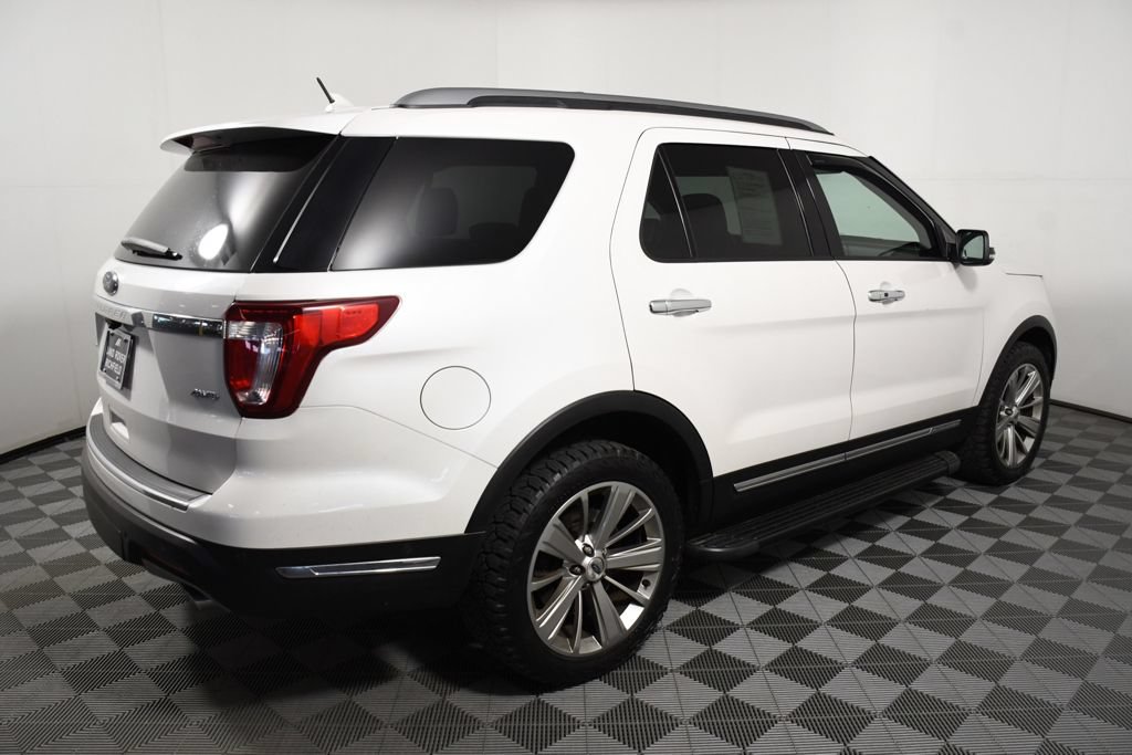 Used 2018 Ford Explorer Limited w/ Equipment Group 301A AWD/4WD image 7