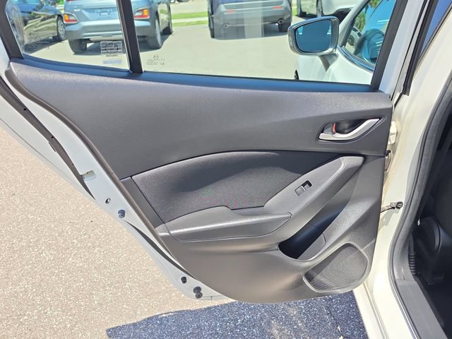 Used 2015 MAZDA MAZDA3 i Touring w/ Technology Package FWD image 13