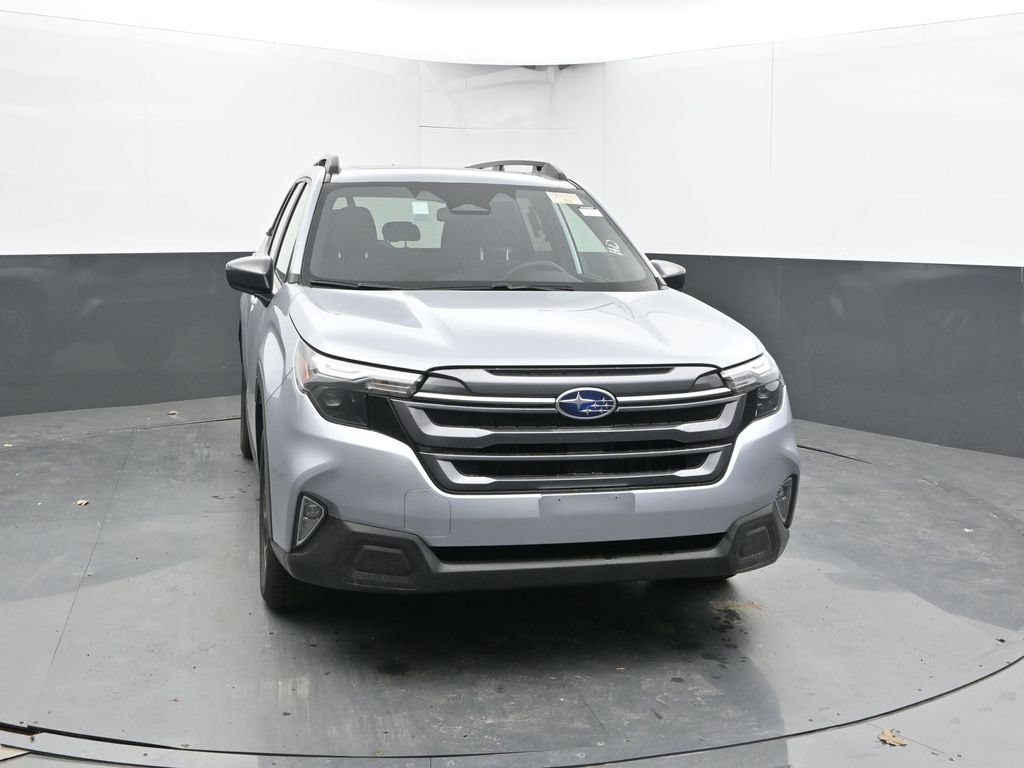 Used 2025 Subaru Forester Premium AWD/4WD image 3