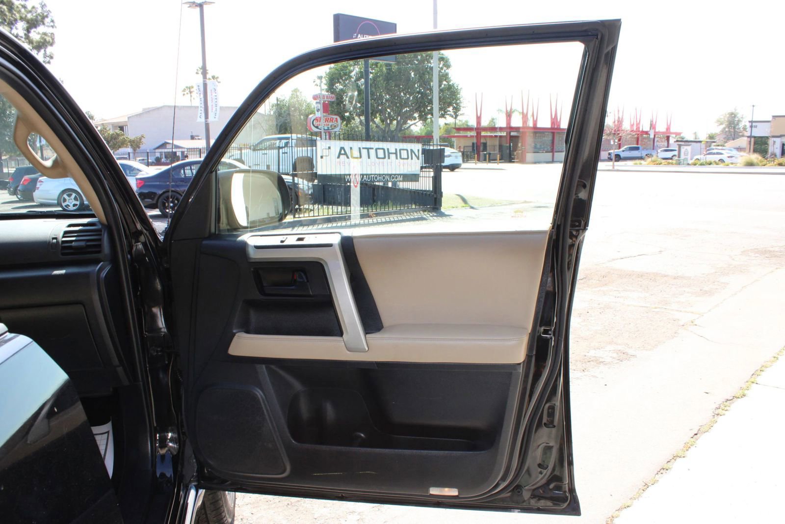 Used 2010 Toyota 4Runner Limited image 2