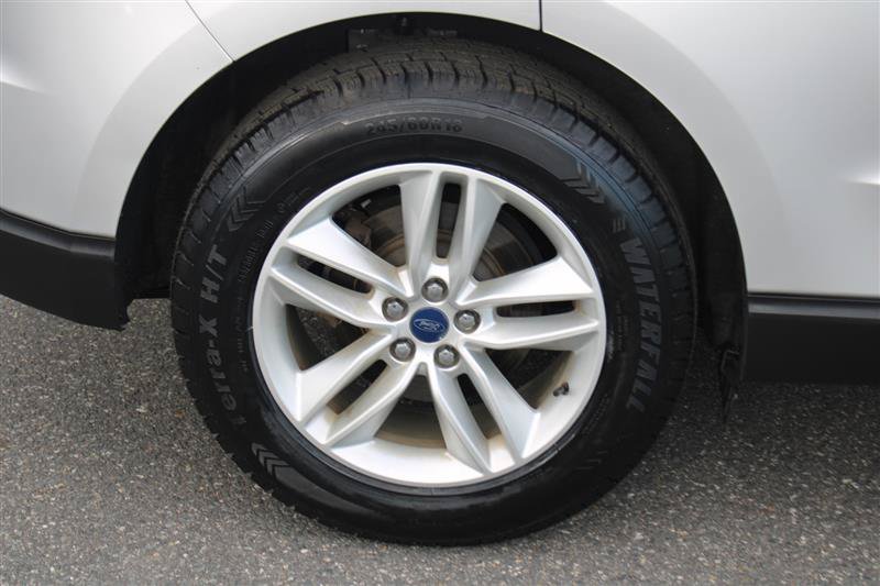 Used 2016 Ford Edge SEL w/ Equipment Group 201A FWD image 9
