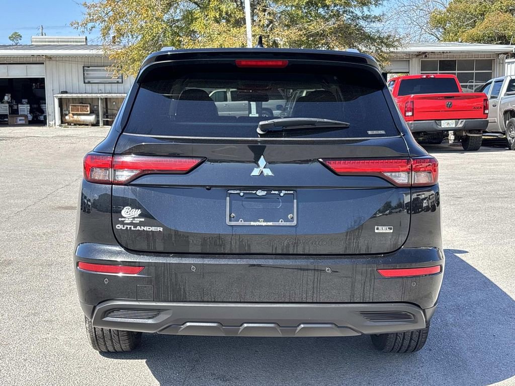 Used 2022 Mitsubishi Outlander SEL image 4