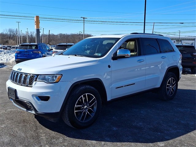 Used 2017 Jeep Grand Cherokee Limited image 3