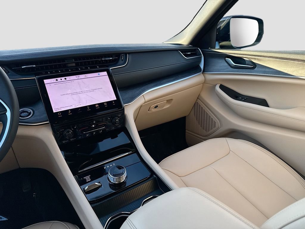 Used 2024 Jeep Grand Cherokee Limited image 21