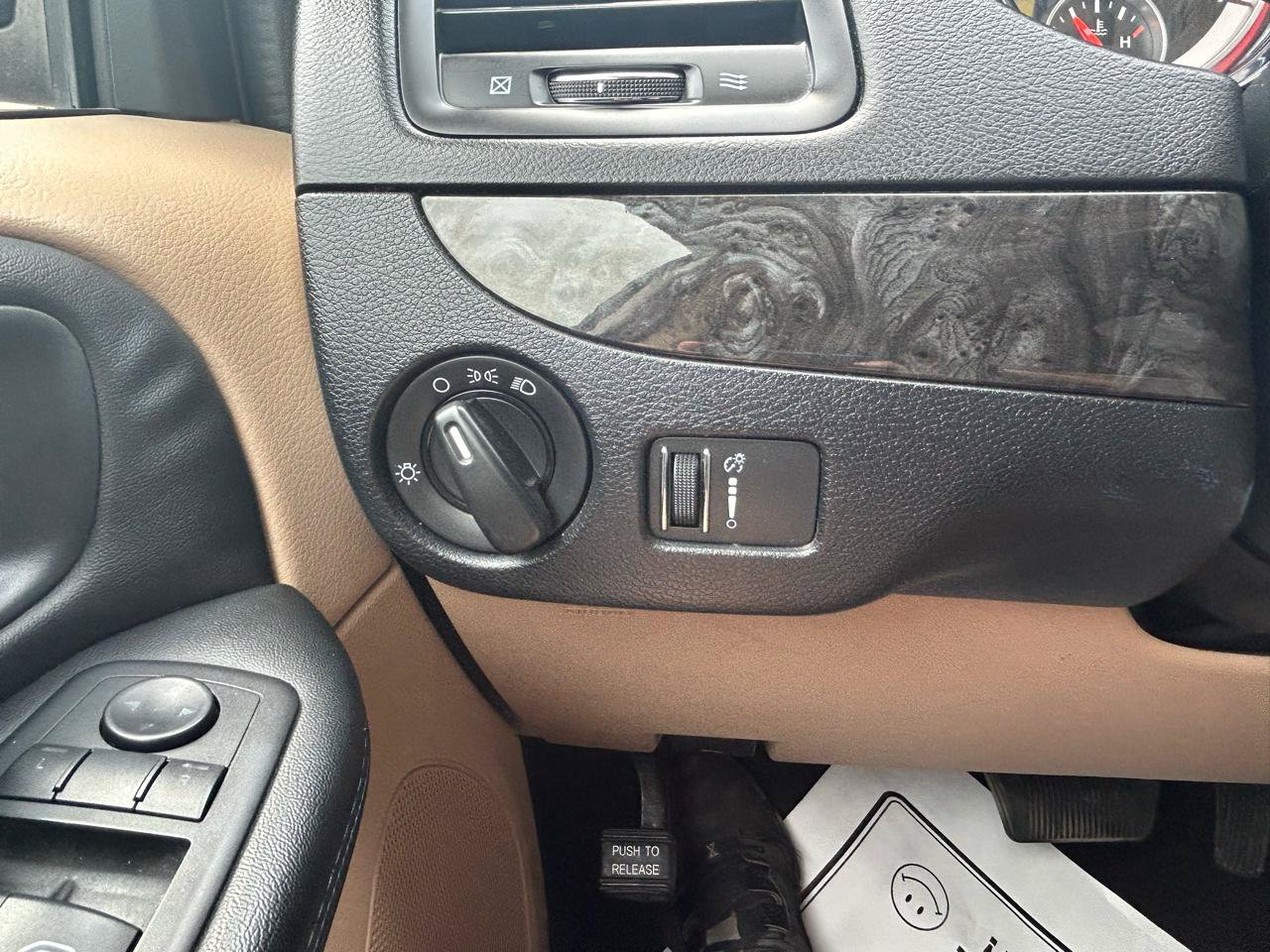 Used 2016 Dodge Grand Caravan SXT FWD image 24
