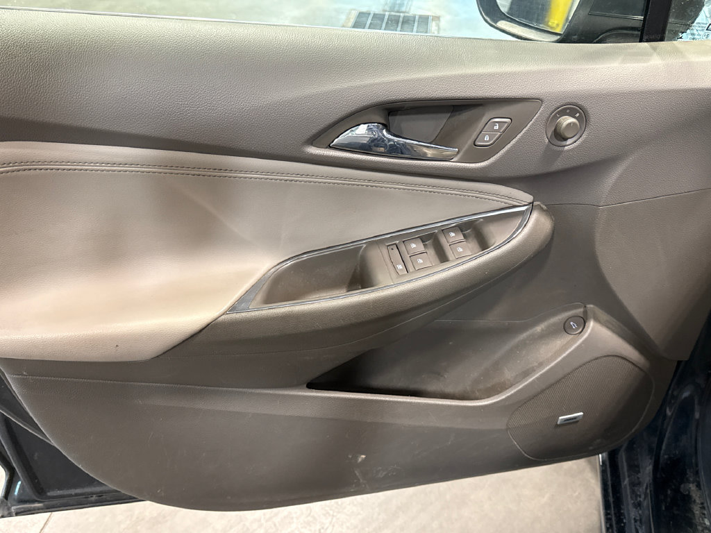 Used 2017 Chevrolet Cruze Premier FWD image 8
