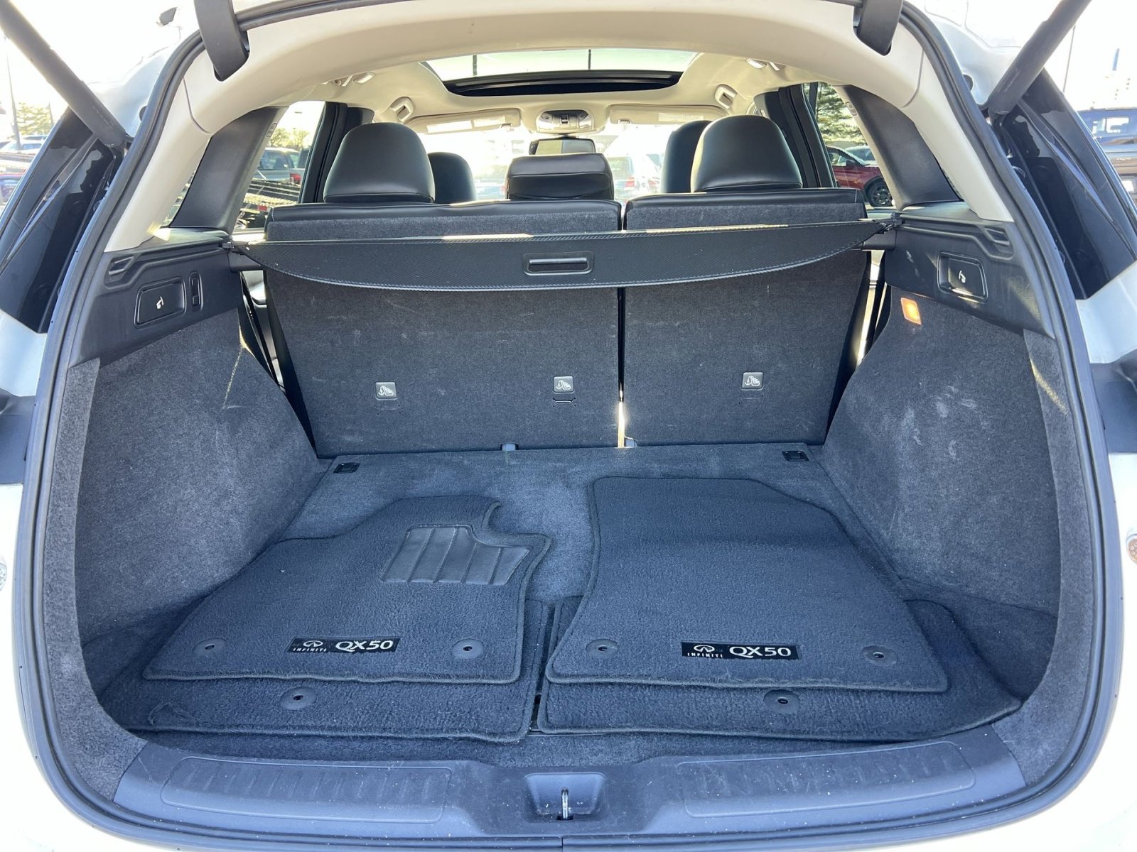 Used 2019 INFINITI QX50 Essential w/ Premium Heat Package image 26