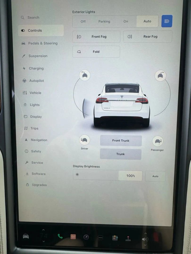 Used 2020 Tesla Model X Long Range AWD/4WD image 22