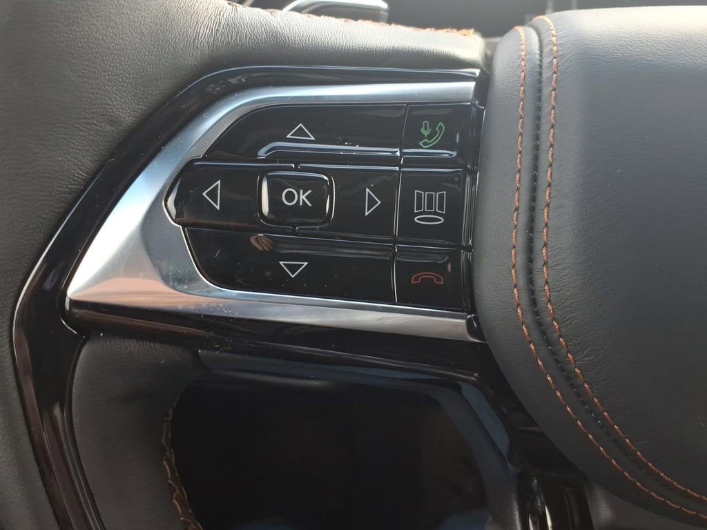 New 2026 Jeep Grand Cherokee Summit w/ Obsidian Package image 22