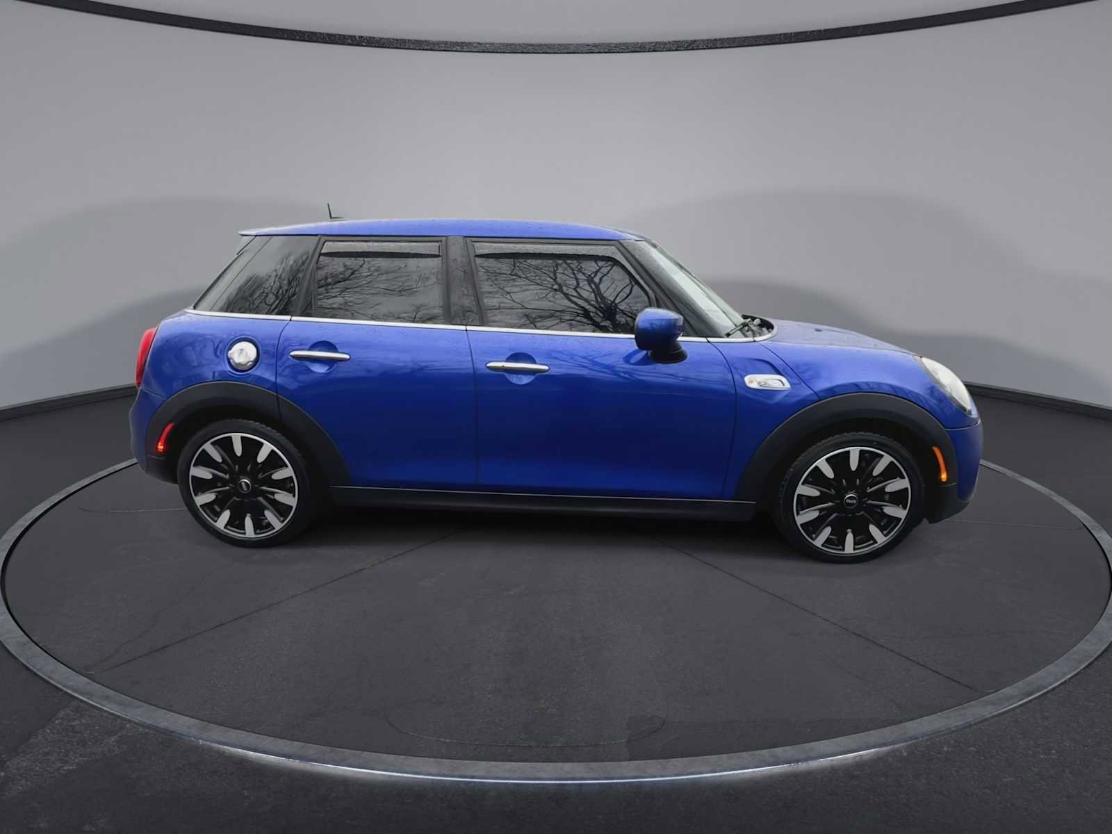 Used 2021 MINI Cooper S image 9