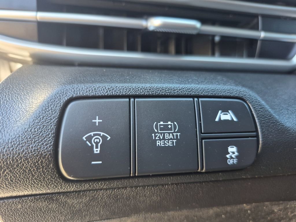 Used 2023 Hyundai Elantra Limited FWD image 28