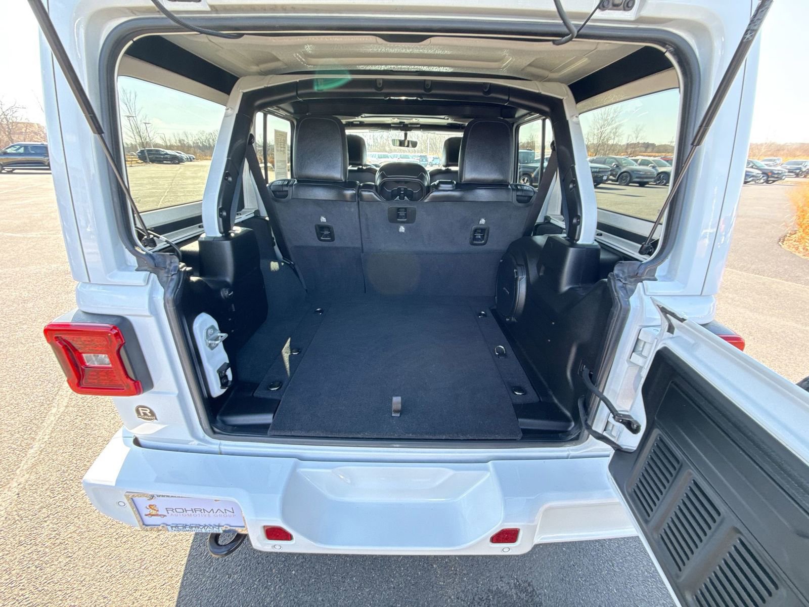 Used 2022 Jeep Wrangler Unlimited Sahara image 24