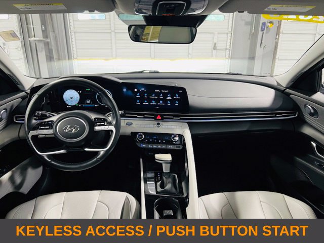 Used 2023 Hyundai Elantra Limited w/ Preferred Accessory Package FWD image 4