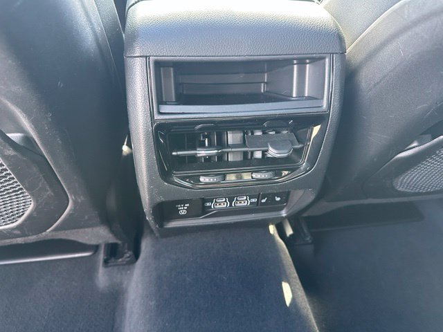 Used 2023 Jeep Grand Cherokee Limited w/ Luxury Tech Group II AWD/4WD image 19