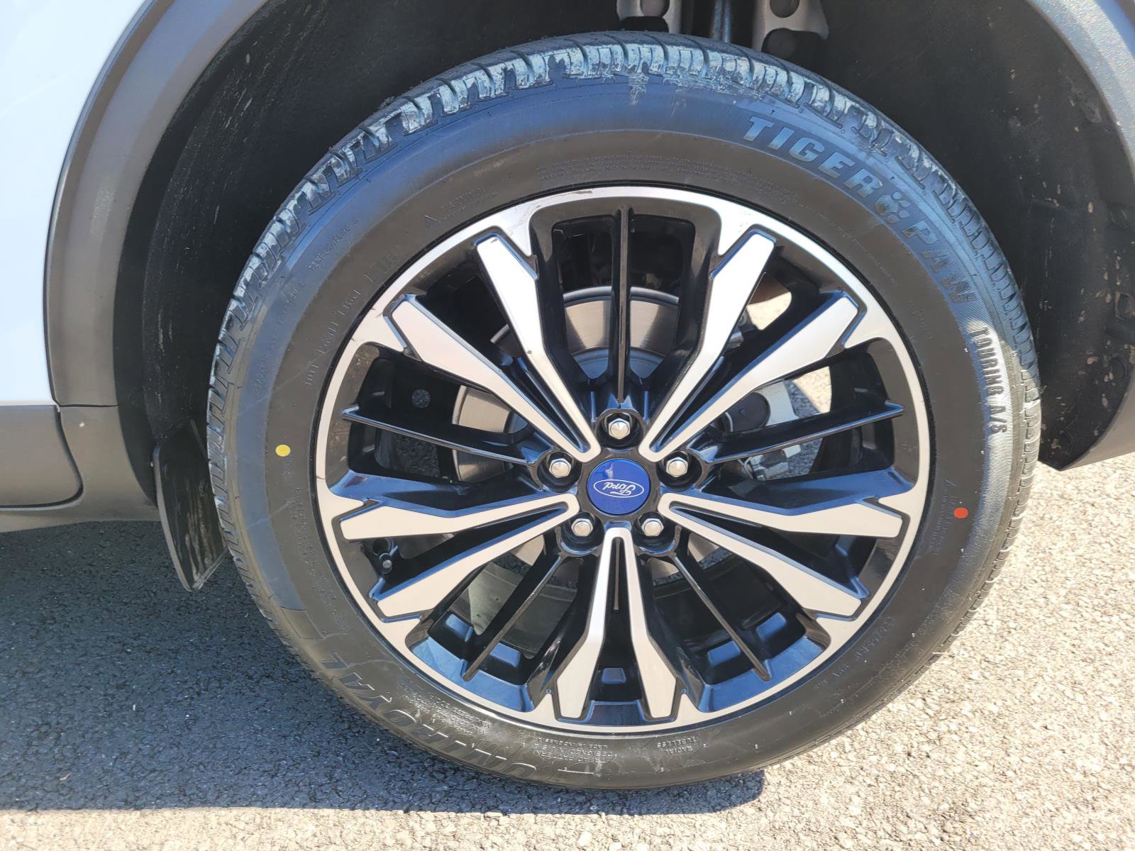 Used 2022 Ford Escape SEL w/ SEL Stealth AWD Package image 9
