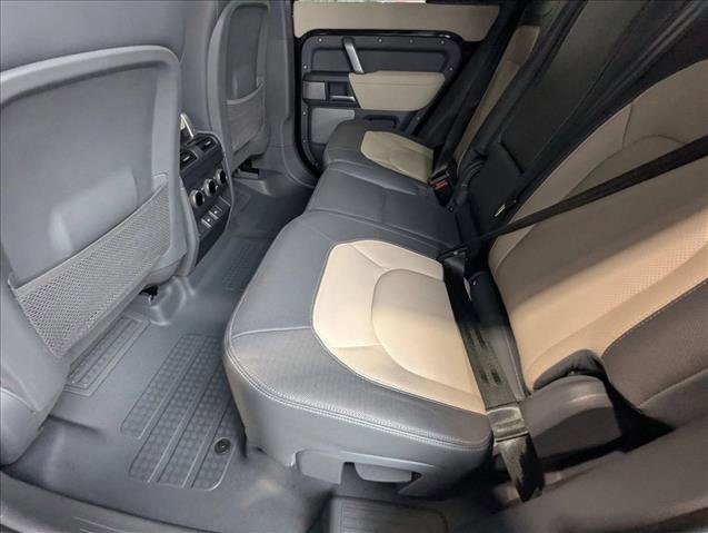 Used 2023 Land Rover Defender 130 X-Dynamic SE image 18
