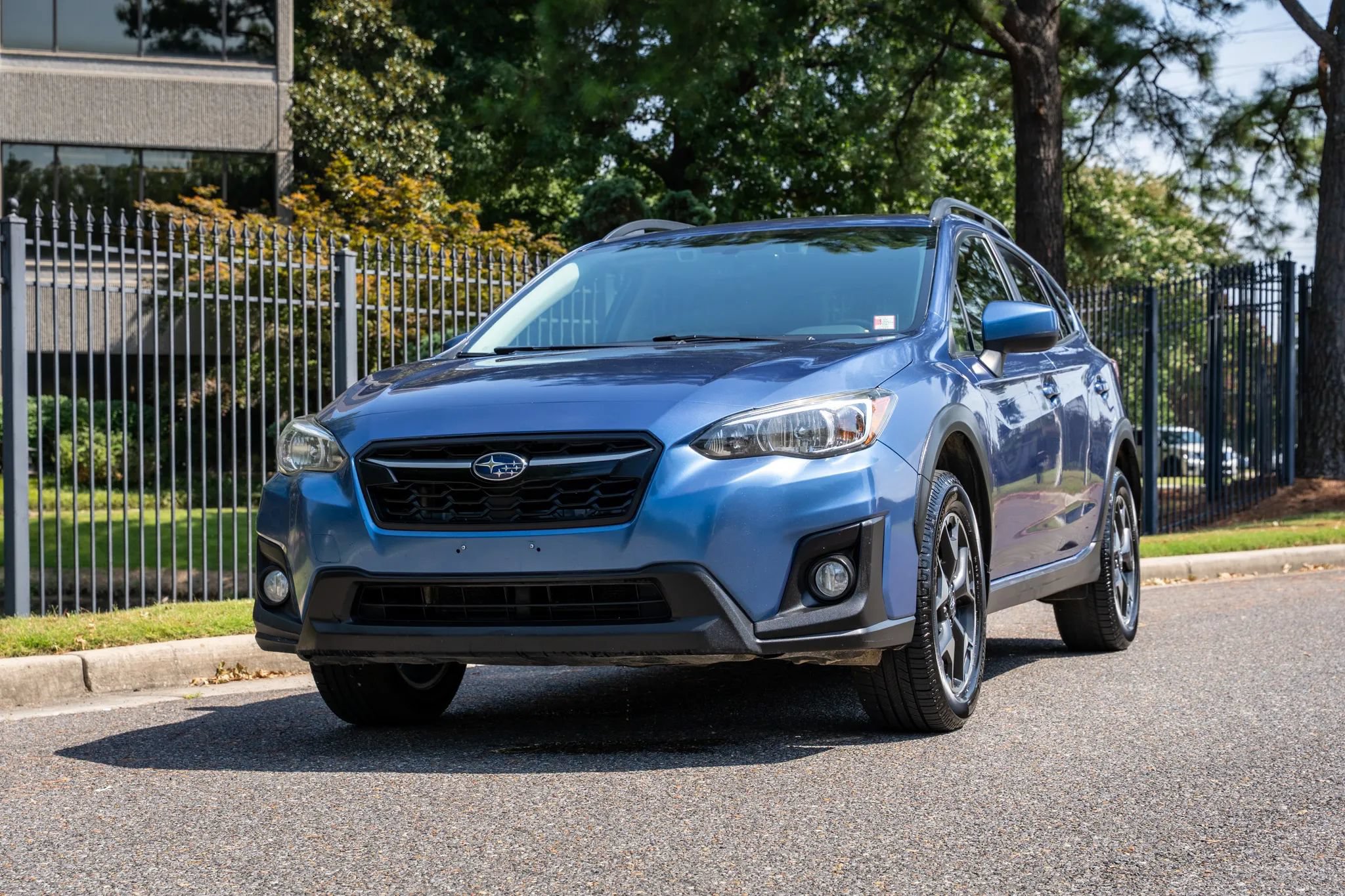 Used 2020 Subaru Crosstrek 2.0i Premium w/ Moonroof Package 1 AWD/4WD image 2