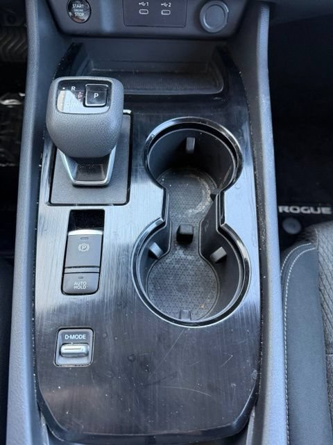 Used 2025 Nissan Rogue SV FWD image 27