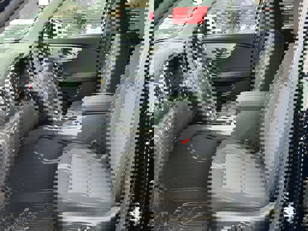 New 2025 Chevrolet Blazer LT w/ Midnight/Sport Edition image 10