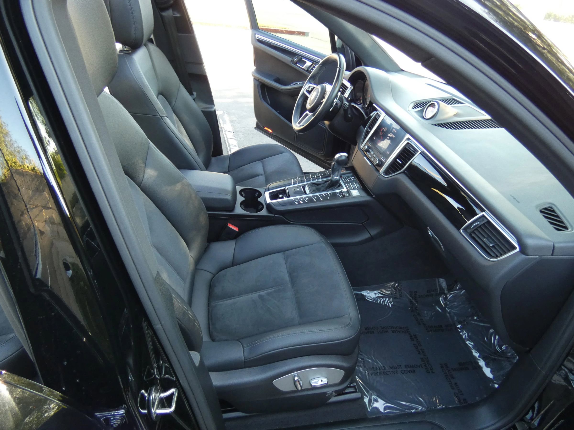 Used 2018 Porsche Macan Sport Edition image 27