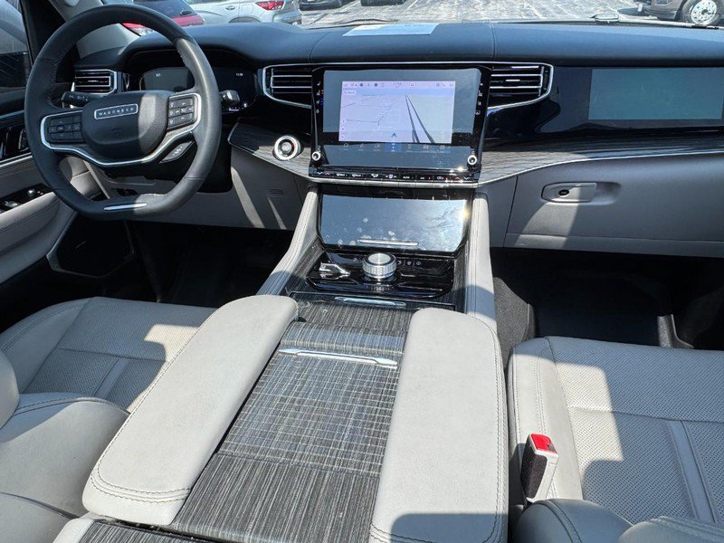 Used 2022 Jeep Wagoneer Series II w/ Premium Group I AWD/4WD image 12